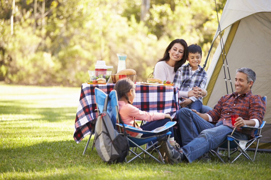 famille en camping dans les landes