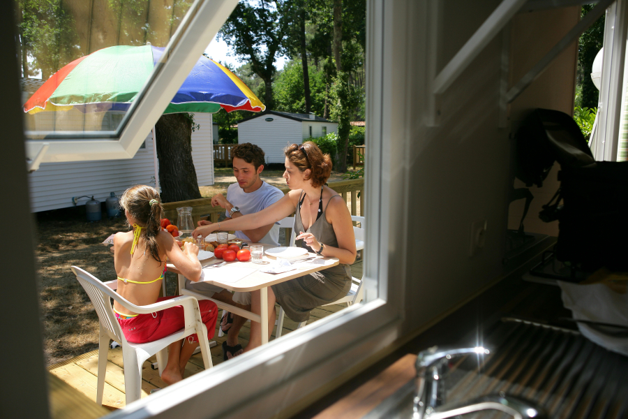 famille dans un camping de Catalunya